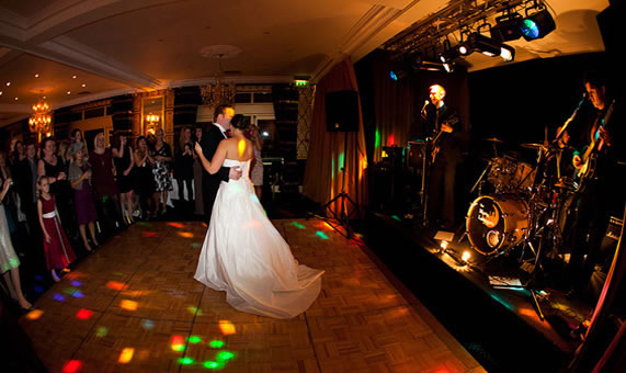 bristol wedding band moon loungers evening entertainment cricklade house